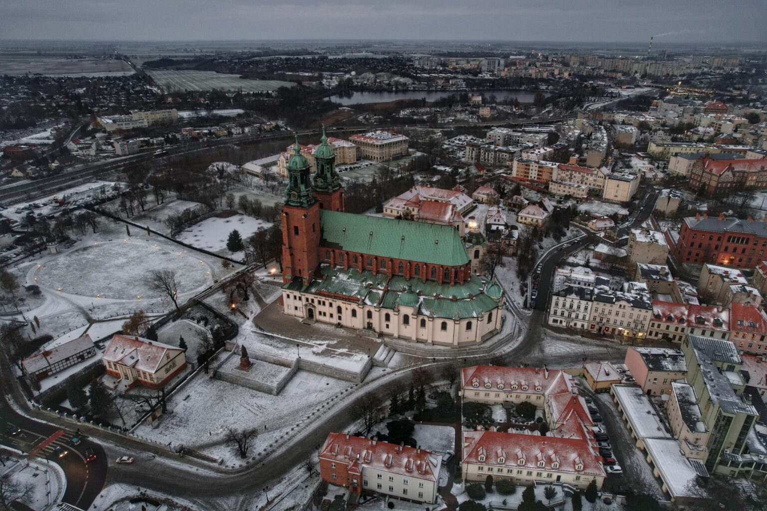 Gniezno atrakcje – najciekawsze miejsca, zabytki i pomysły na zwiedzanie pierwszej stolicy Polski gniezno atrakcje